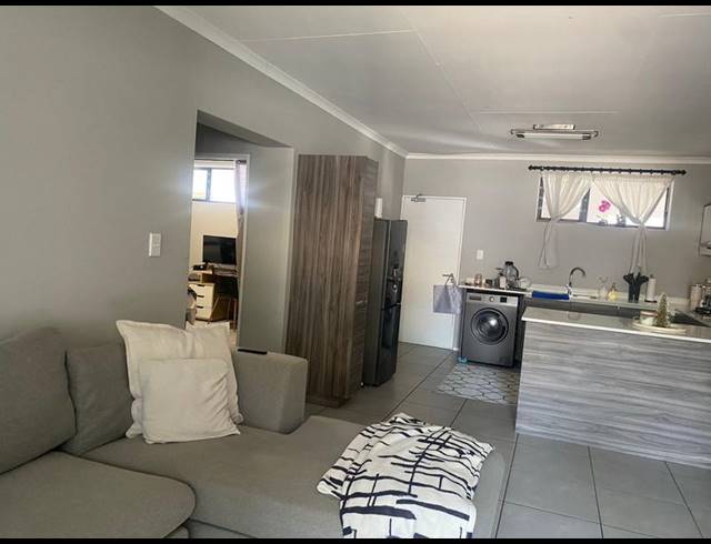 2 BEDROOM APARTMENT FOR SALE IN RYNFIELD